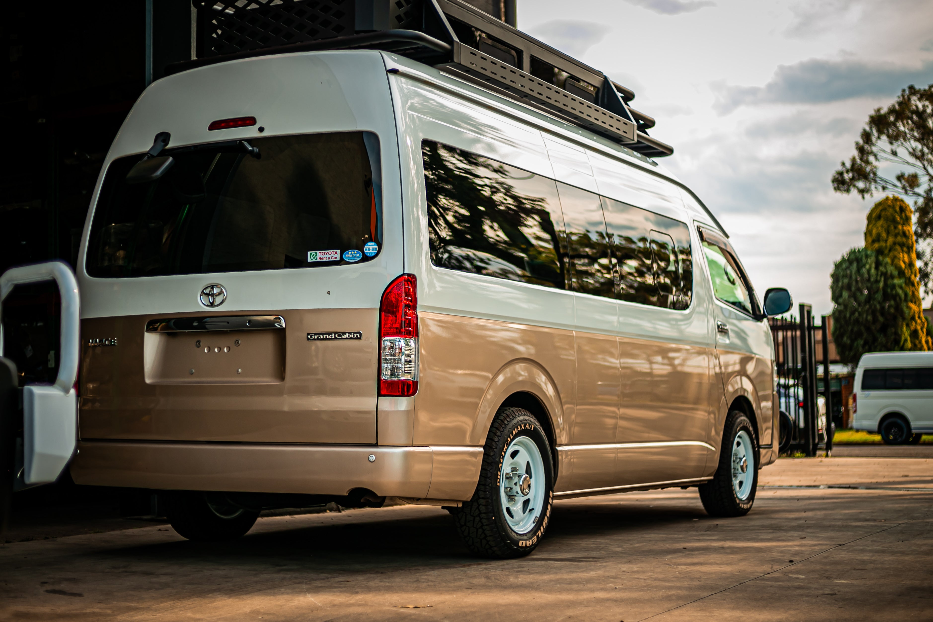 Toyota Hiace 200 Series SLWB - Extended roof