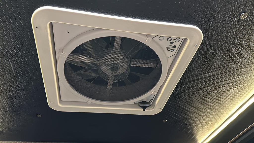 Toyota Hiace 200 Series LWB - Extended roof