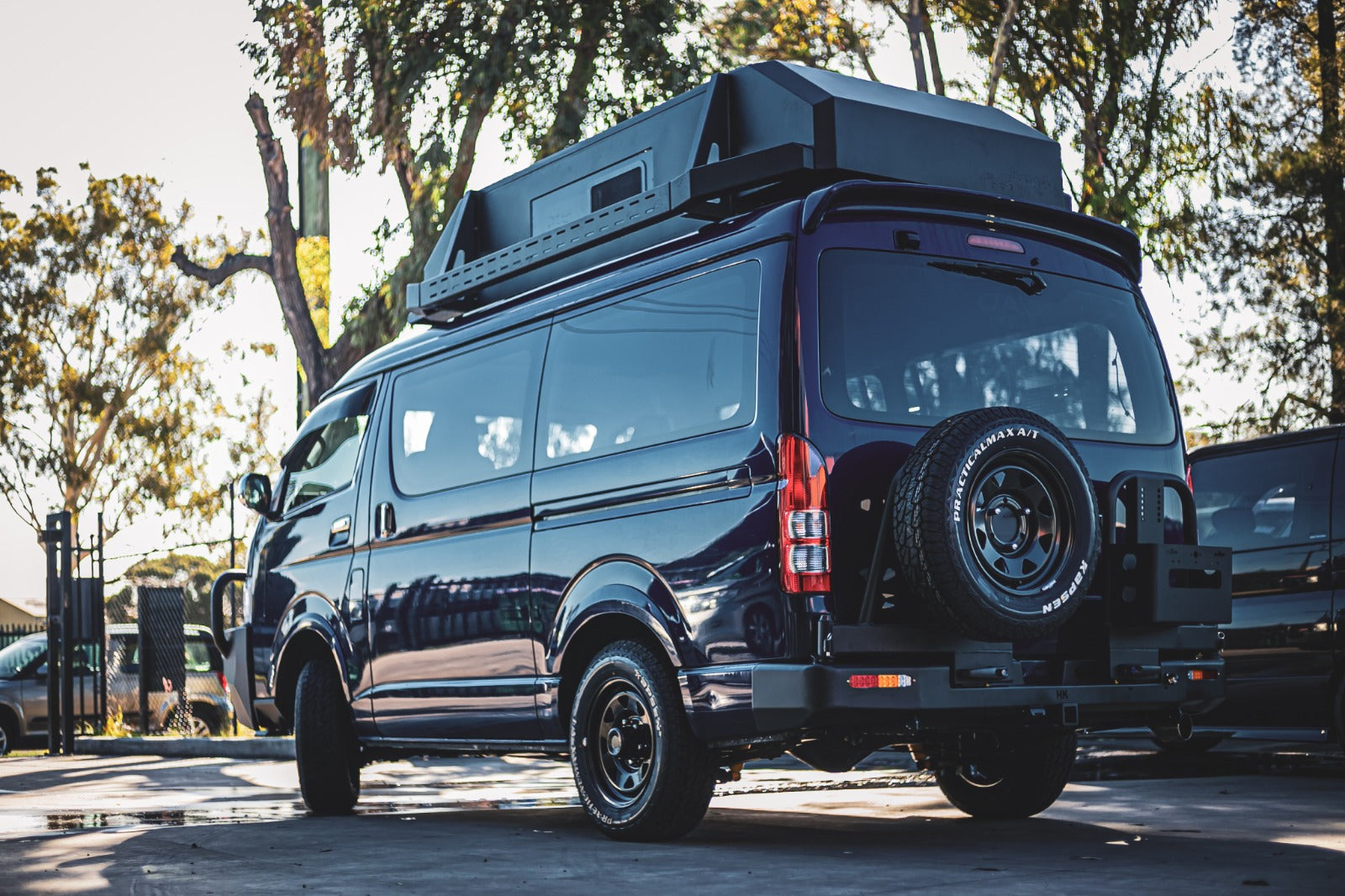 Toyota Hiace 200 Series LWB - Extended roof